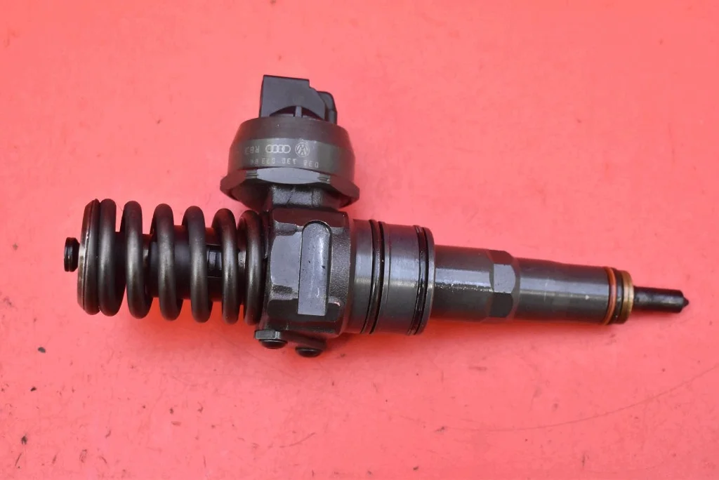 Einspritzdüse 038130073BQ VW Passat B6 2.0 TDI image 4