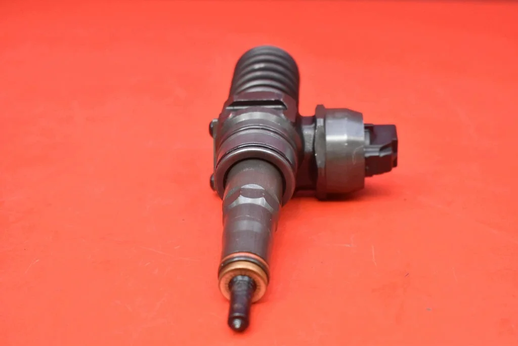 Einspritzdüse 038130073BQ VW Passat B6 2.0 TDI image 6