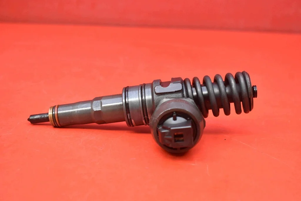 Einspritzdüse 038130073BQ VW Passat B6 2.0 TDI image 7