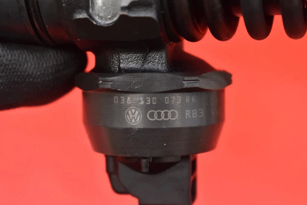 Einspritzdüse 038130073BQ VW Passat B6 2.0 TDI image 9