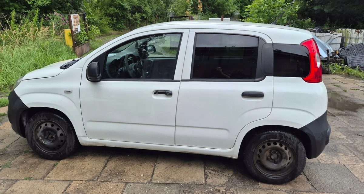 Bakre vänster sidoruta Fiat Panda 3 2012-