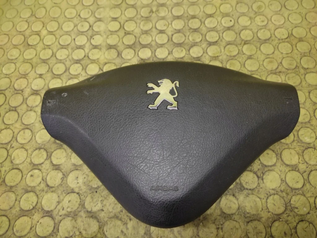 Peugeot 206+ Kuljettajan Airbag 96701085ZD