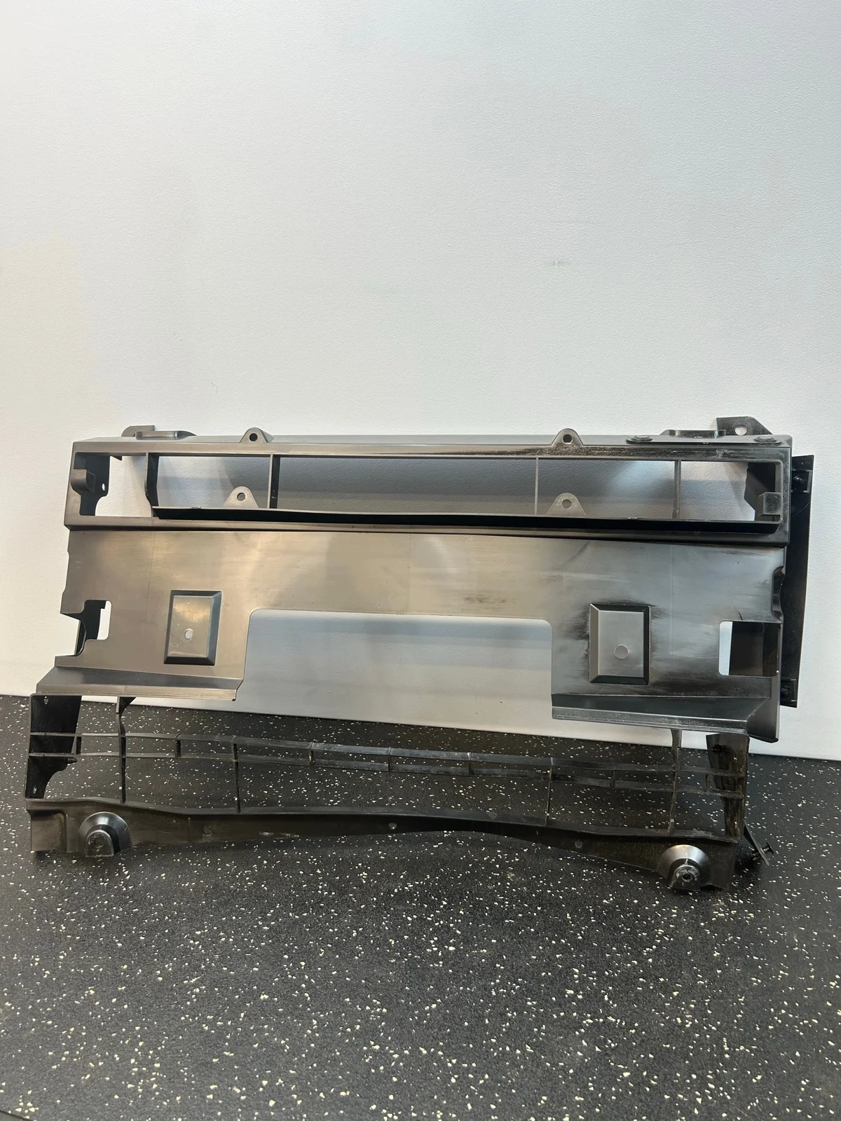 Mitsubishi Eclipse Cross PHEV Voorbumper Kap image 3