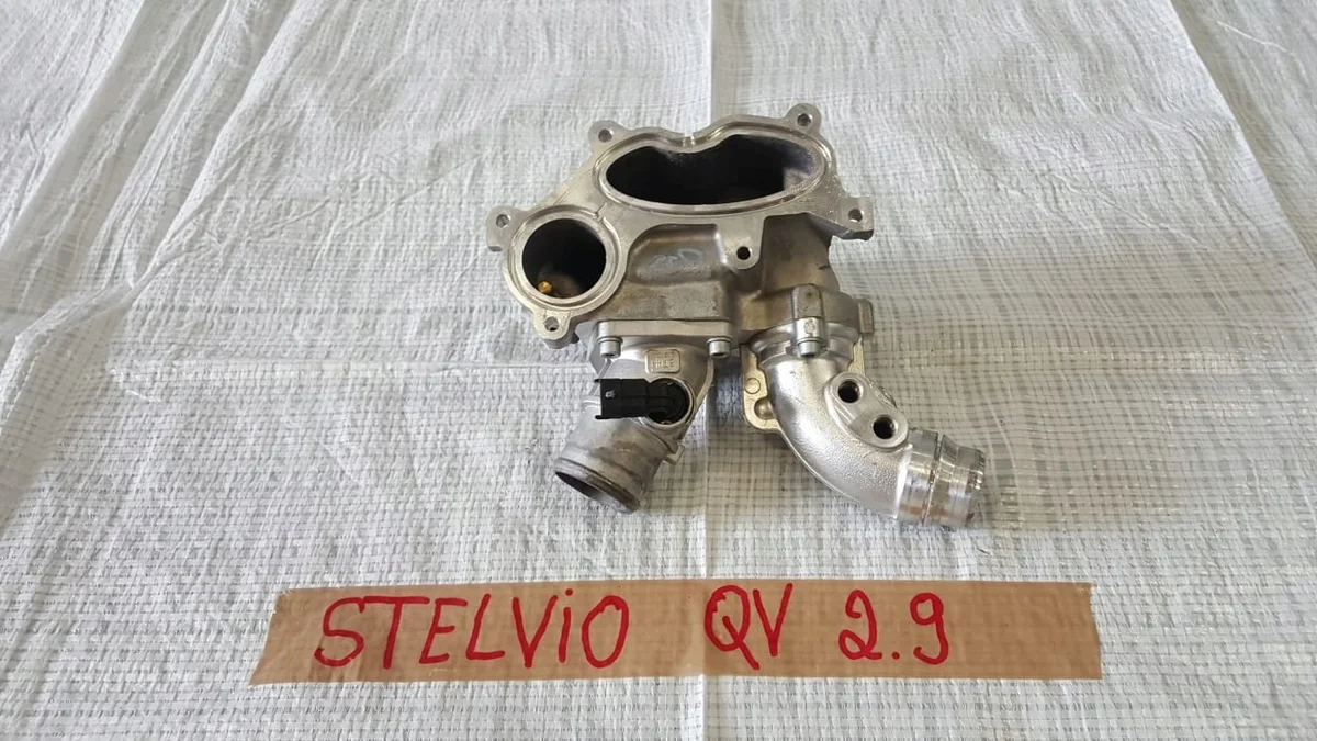 Carcasa Termostato Alfa Romeo Stelvio 2.9 AUE1026