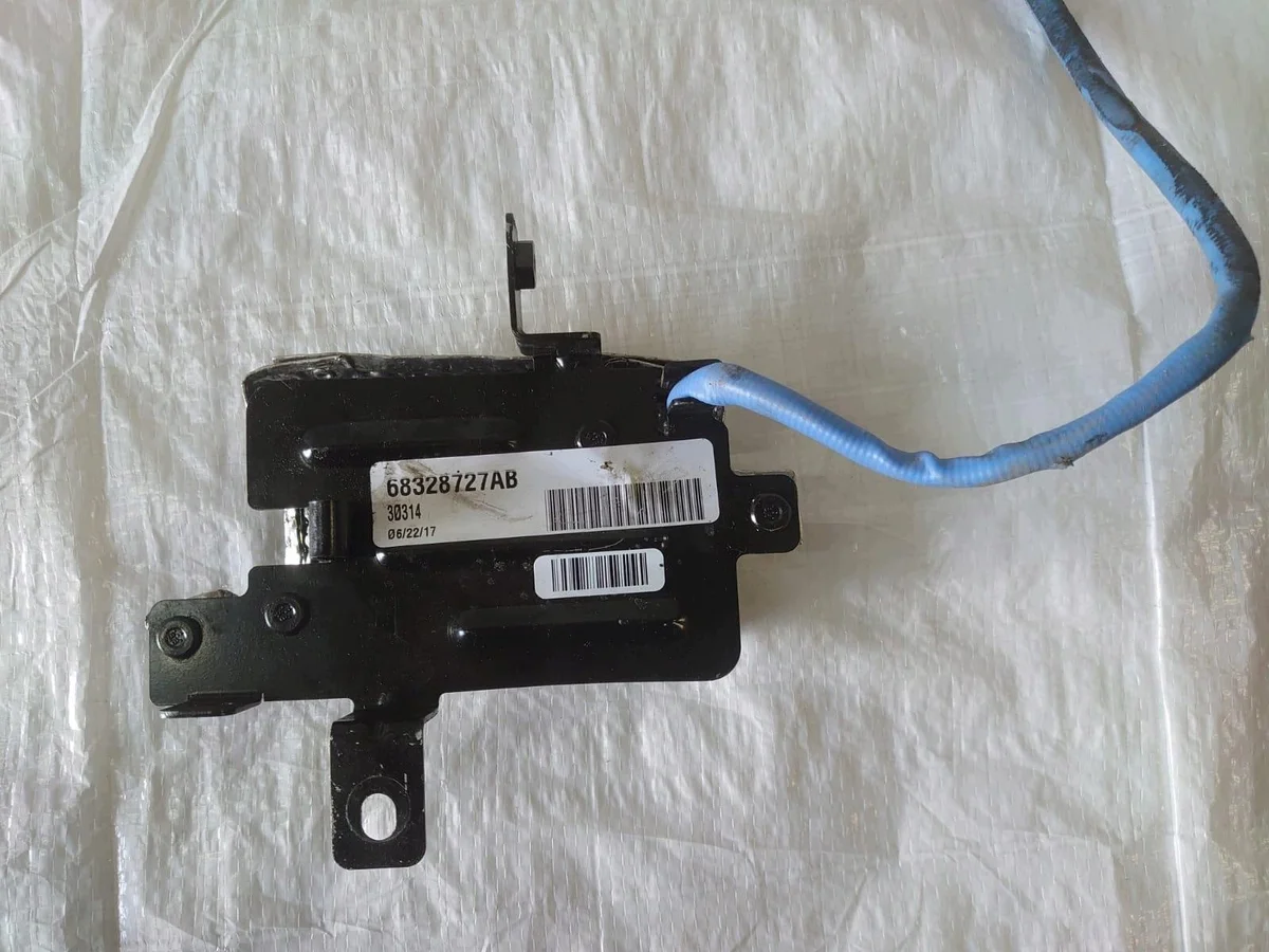Centralina Jeep 68328727AB AUE1610 Usata