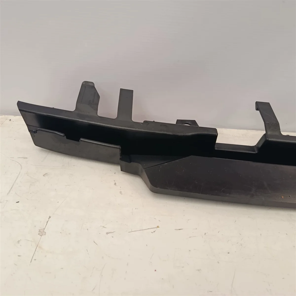Stötfångare absorber BMW G60 G61 8085212