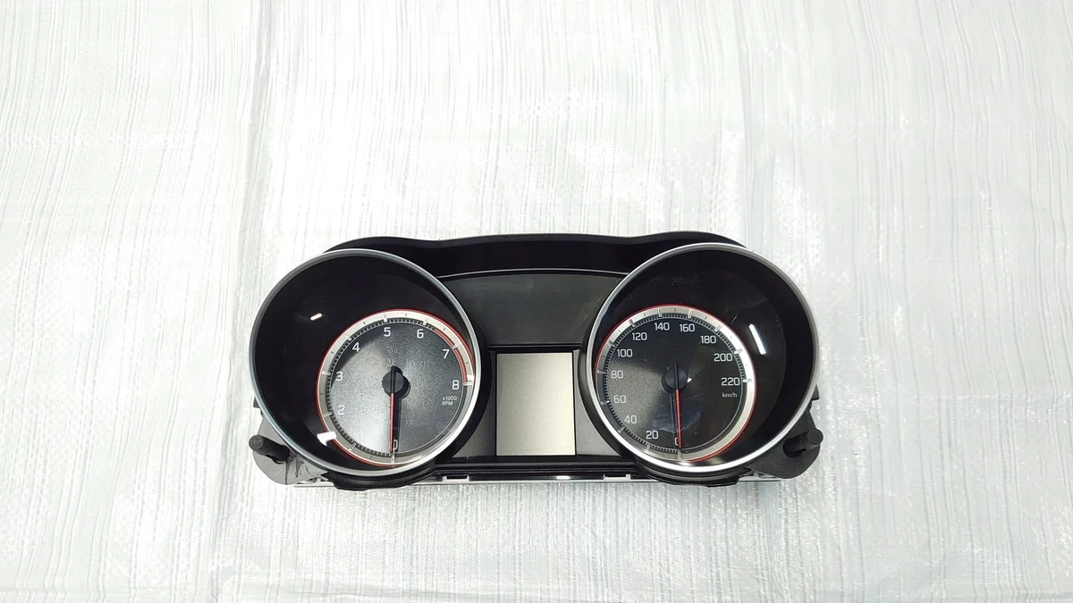 Suzuki Swift MK8 - Painel de Instrumentos Usado