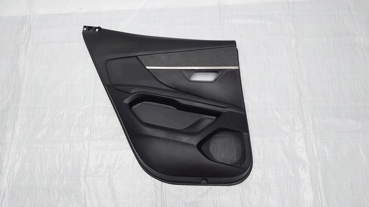 Peugeot 3008 II Panel Puerta Trasera Izquierdo