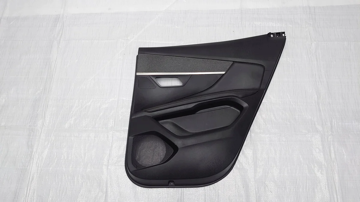 Peugeot 3008 II Panel Puerta Trasera Derecho
