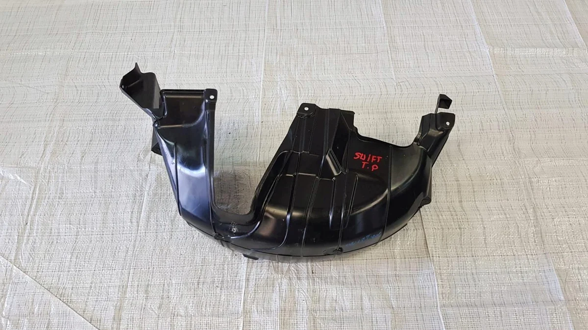 Suzuki Swift MK8 Achterspatbord Rechts Gebruikt