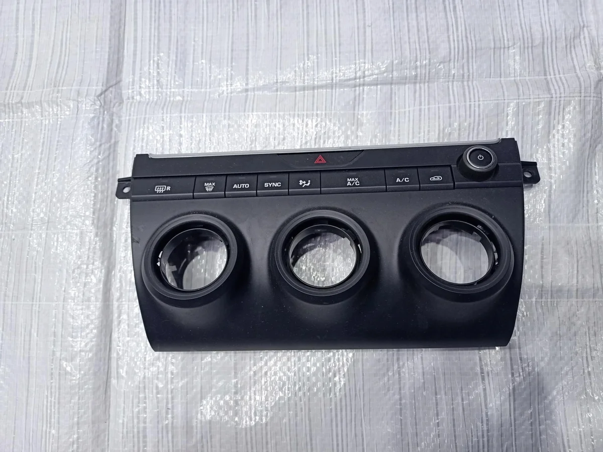 Jaguar E-Pace Panel Control AUE6680