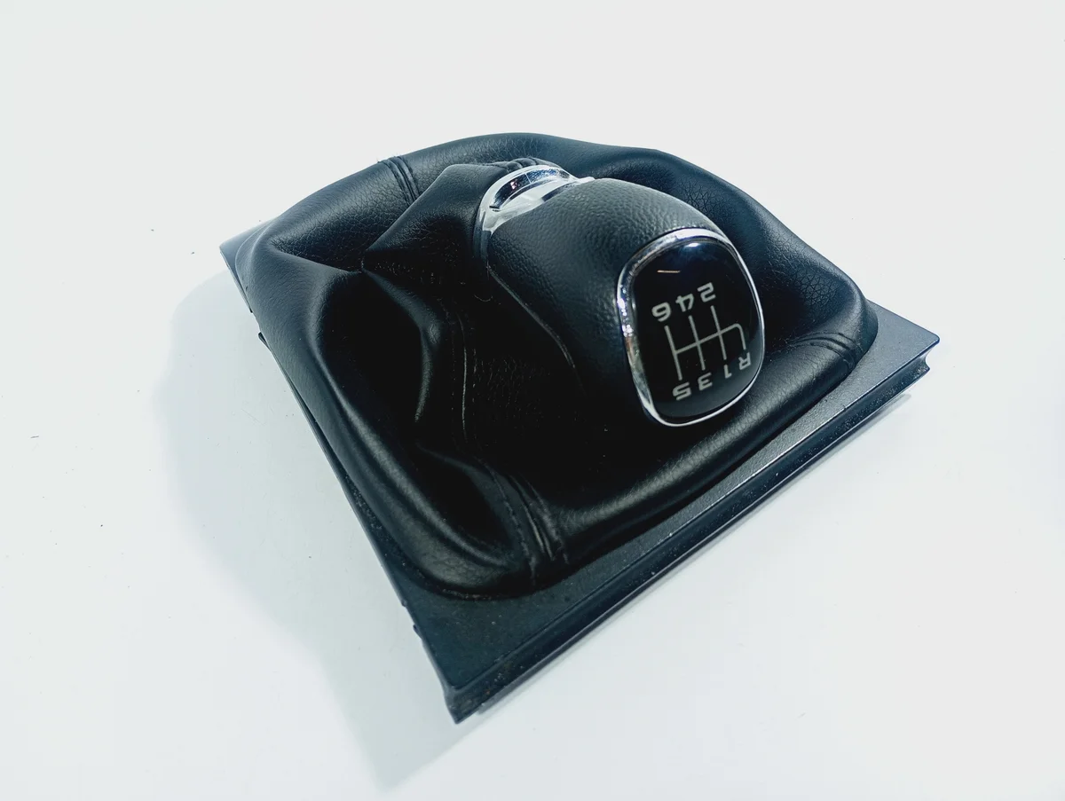 Schaltmanschette Skoda Octavia II Kombi gebraucht image 3