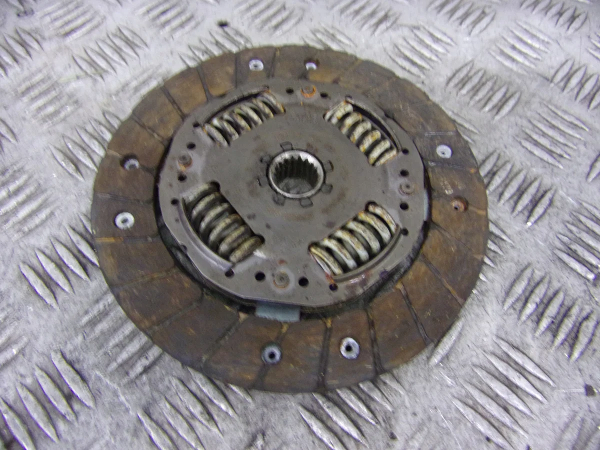 Kytkinlevy Peugeot 206 Käytetty OEM 1862542131