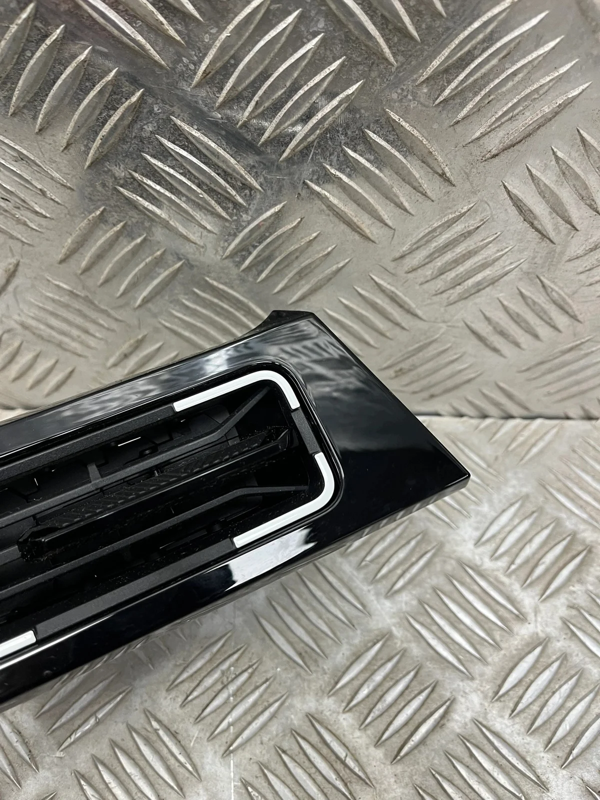 Rejilla Ventilación Renault 5 E-Tech Usada