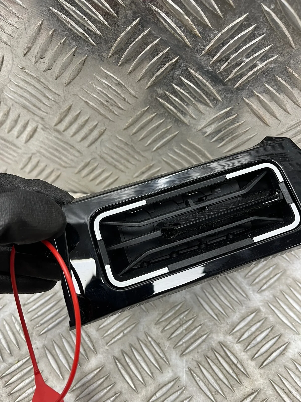 Lüftungsgitter Renault 5 E-Tech 687609185R image 3