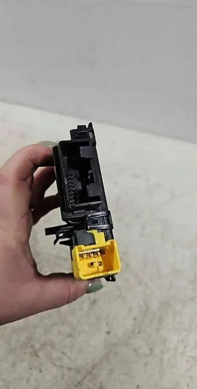 Steering Wheel Position Sensor VW Passat B8 image 3