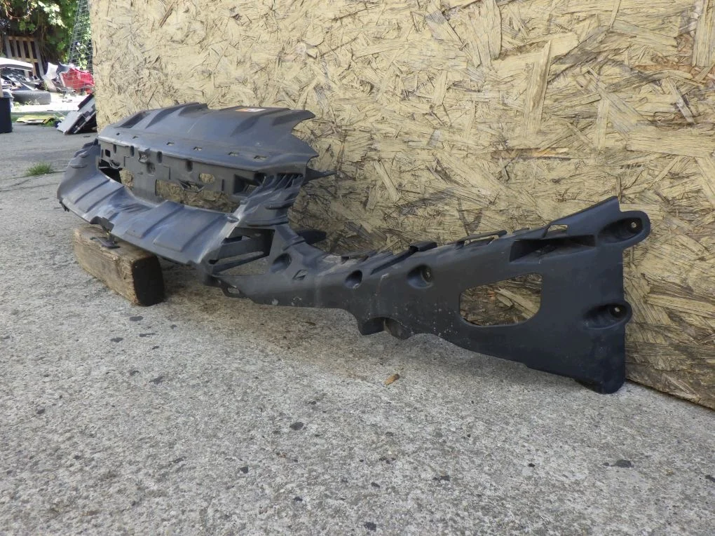 Ford Focus MK3 Refuerzo Frontal Usado image 3