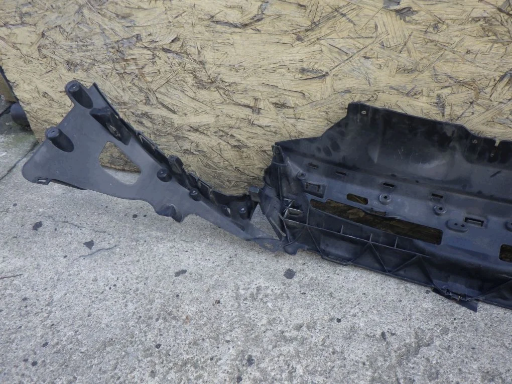 Ford Focus MK3 Refuerzo Frontal Usado image 8