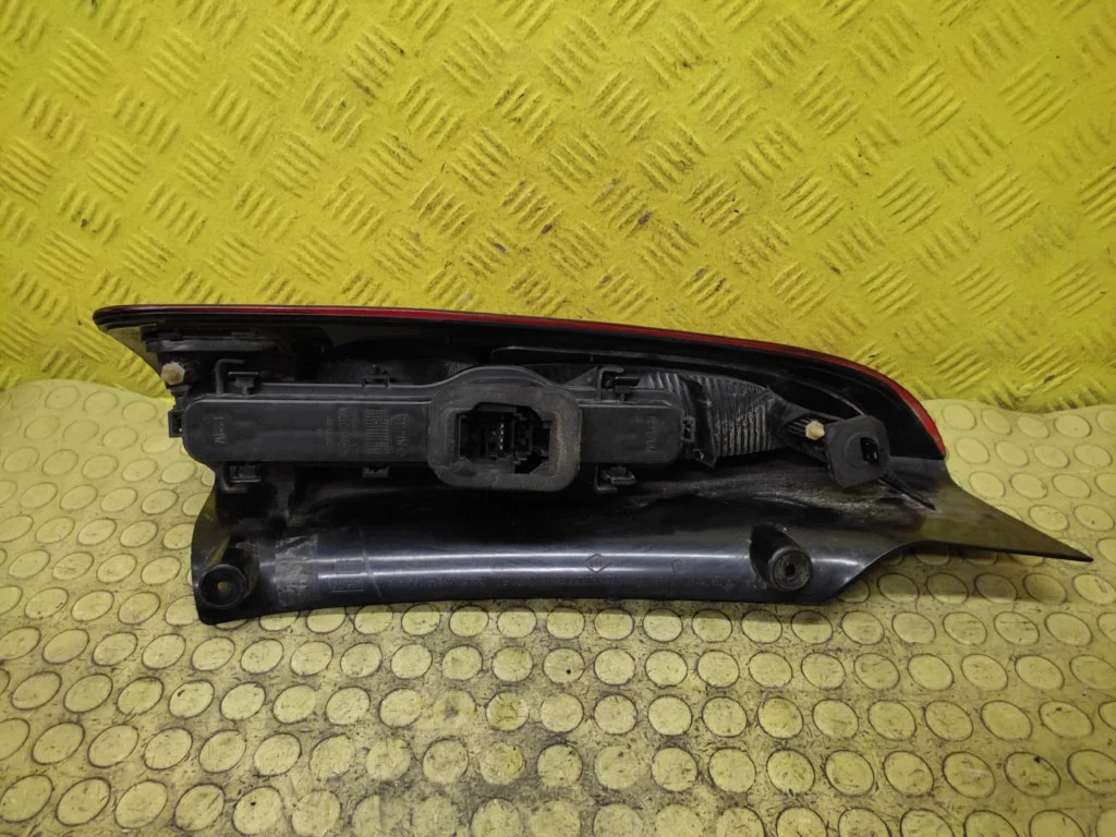Renault Espace IV Rückleuchte Rechts gebraucht image 3