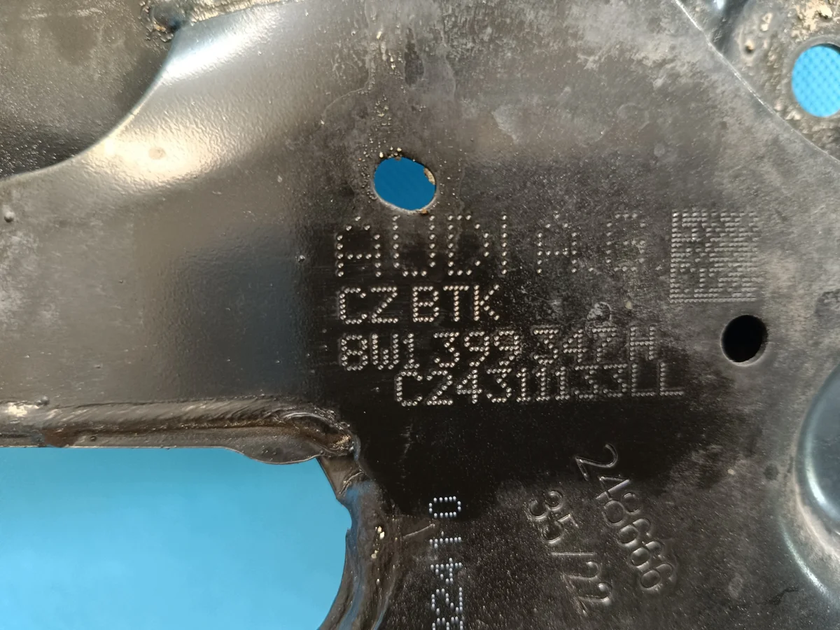 Audi A4 B9 etuteline 8W1399347H image 9