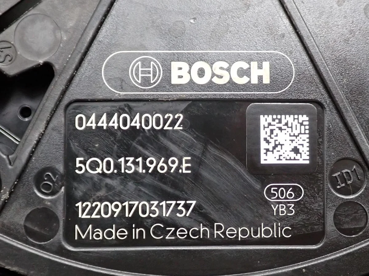AdBlue Tank Pumpe Skoda Karoq 5Q0131969E image 6