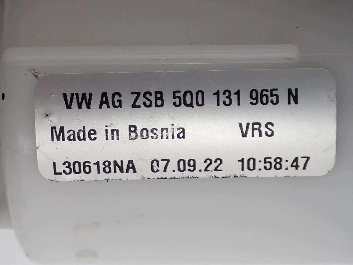 AdBlue Tank Pumpe Skoda Karoq 5Q0131969E image 8