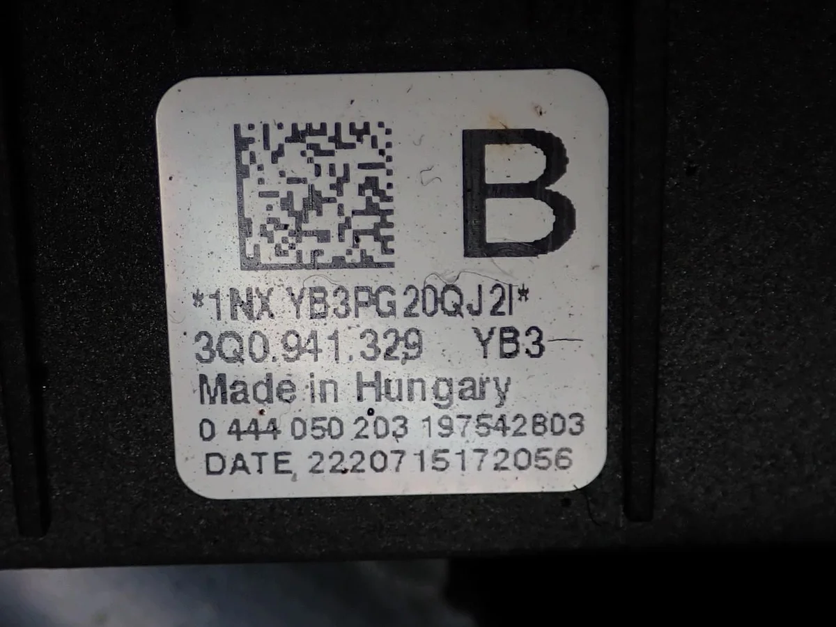 AdBlue Tank Pumpe Skoda Karoq 5Q0131969E image 9