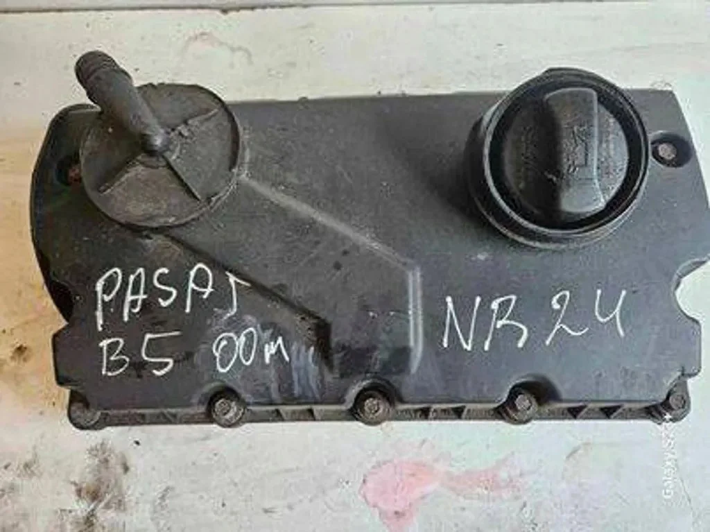 Cache culasse VW Passat B5 1.9 TDI 038103475