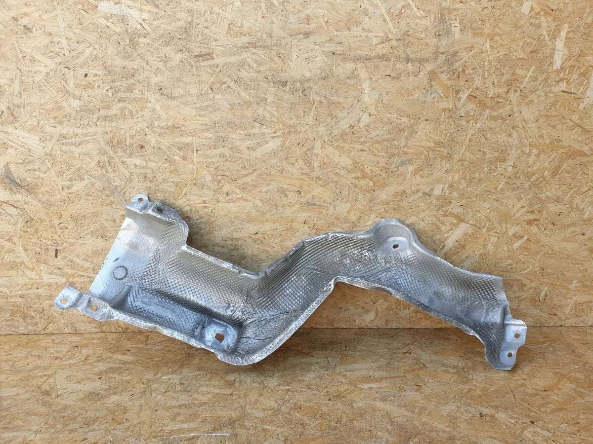 Renault Clio IV Cache Thermique 747619863R image 2