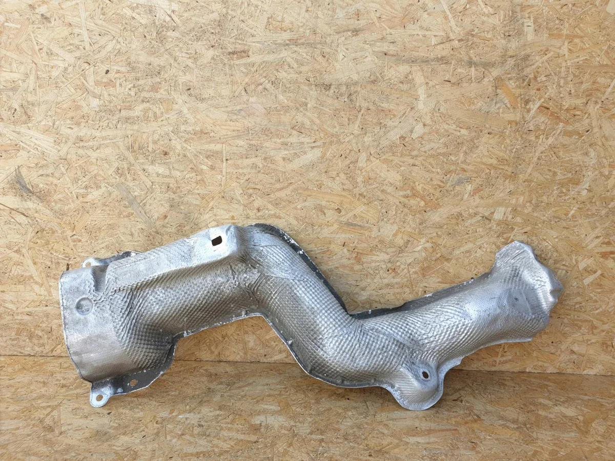 Renault Clio IV Cache Thermique 747619863R image 4