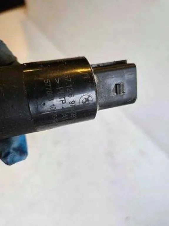 BMW 3 E90 Headlight Washer Pump Used image 4