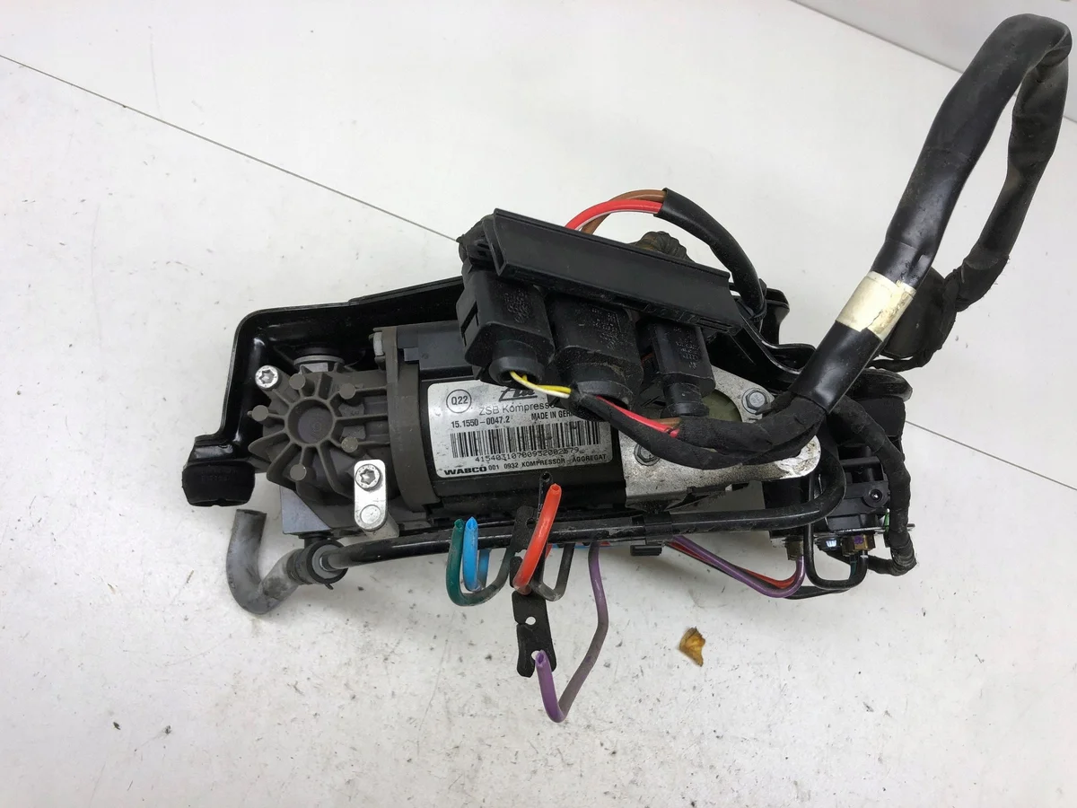 Used Air Suspension Compressor VW Phaeton 3D0616005M image 3