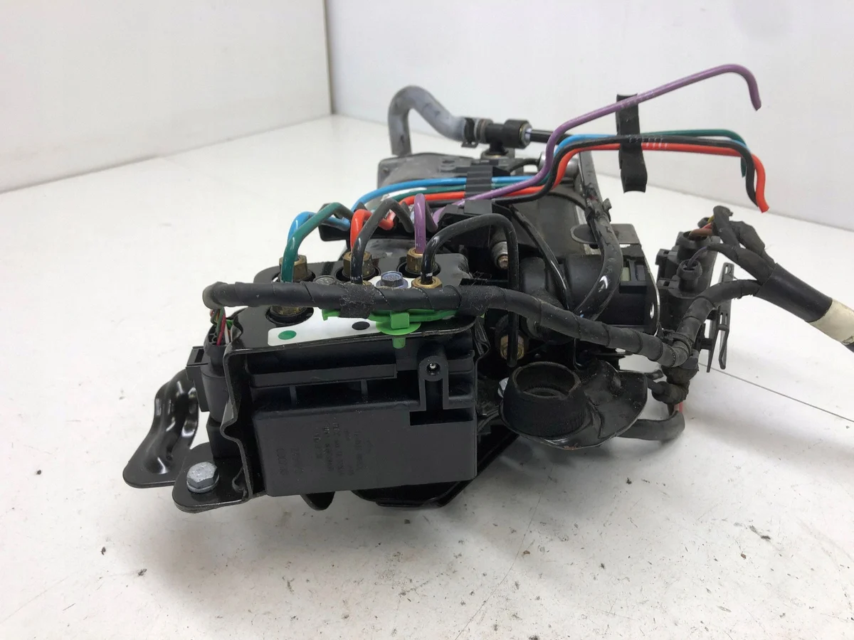Used Air Suspension Compressor VW Phaeton 3D0616005M image 5