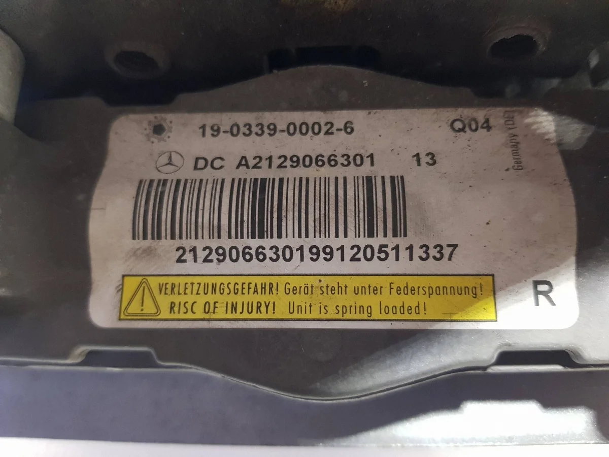 Konepellin saranan pidike Mercedes E W212 W207 image 6