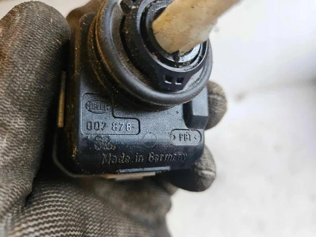 Motor regulacji lamp Opel Omega B 00728230