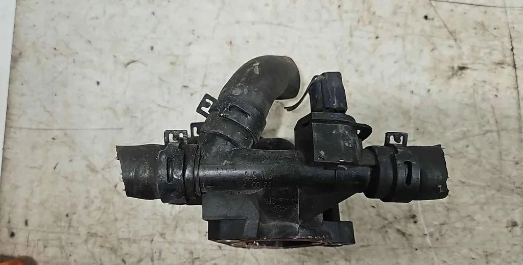 Nissan X-Trail T31 Gehäuse Thermostat 801570