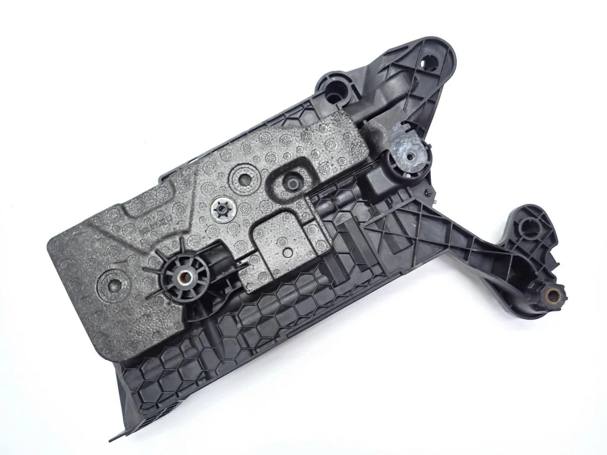 Battery Tray Mount Original 5Q0915331K Skoda Octavia III