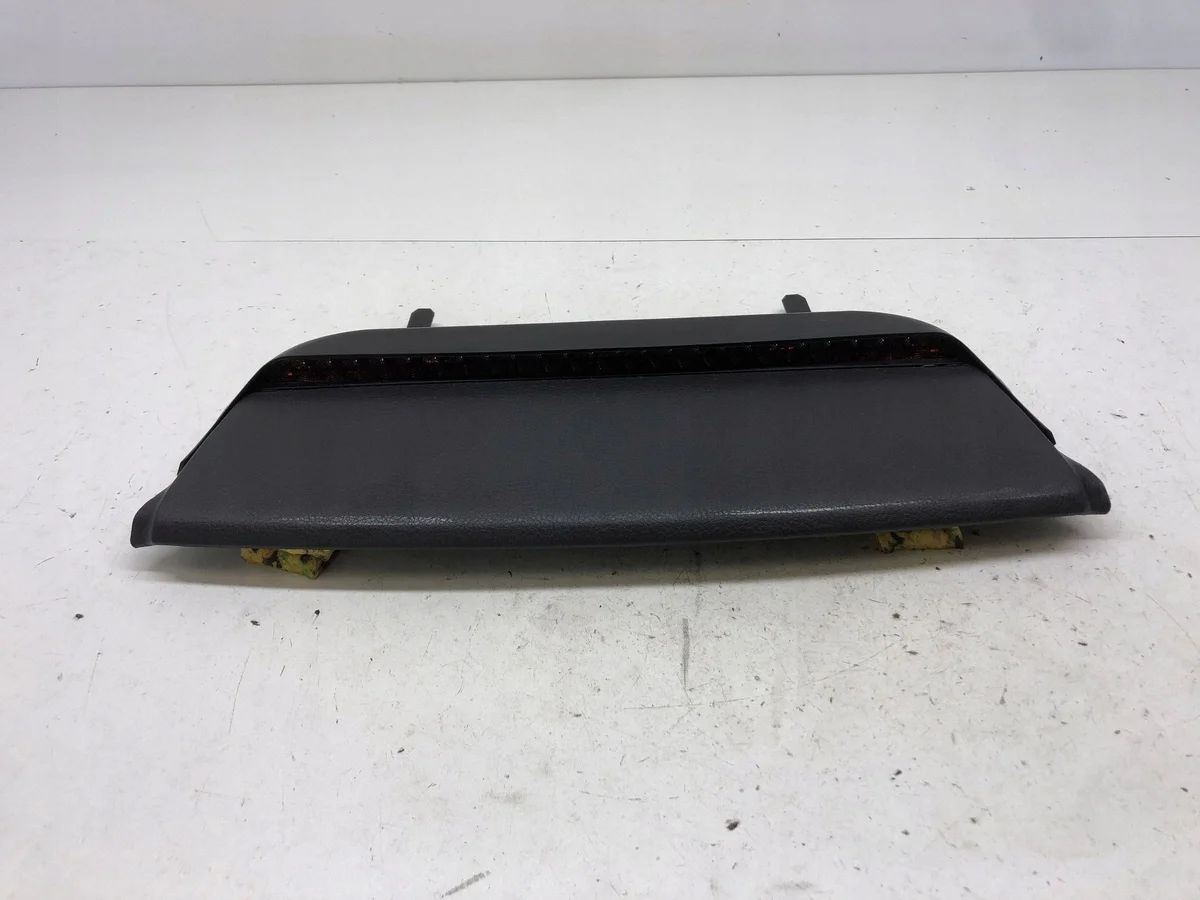 VW Phaeton 3D0945121 Third Brake Light Used