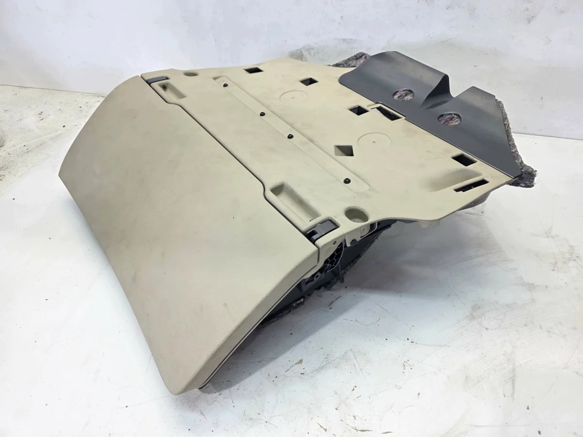 Guantera Audi A6 C6 4F1857035CH 12T Usado
