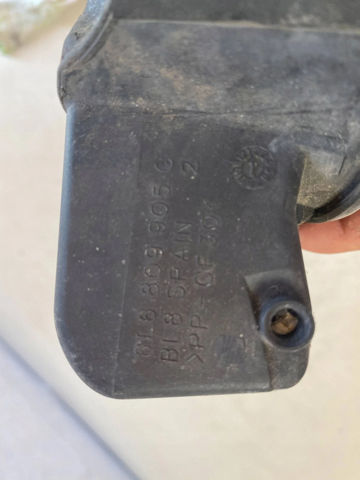 Seat Leon tanklock 6L6809905G image 5