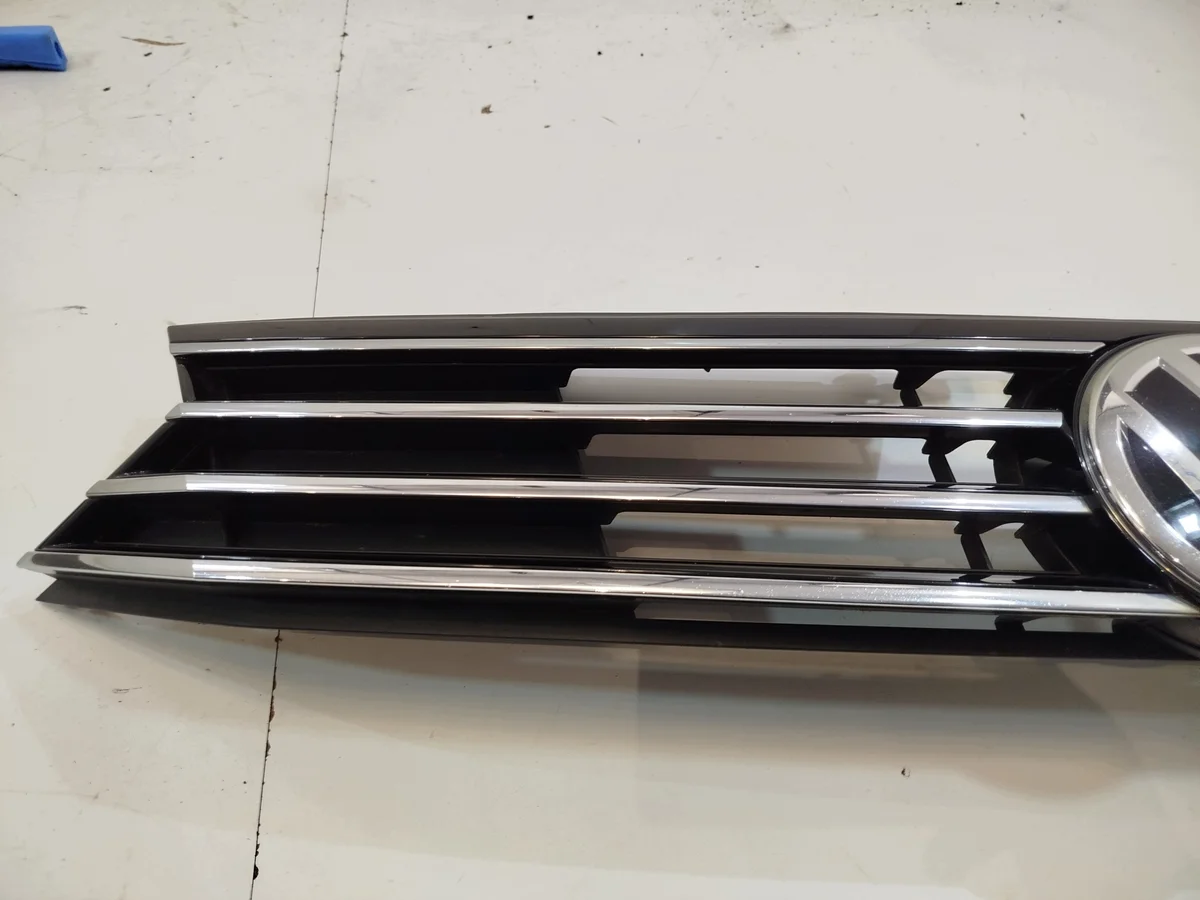 Grille calandre VW Passat B8 + logo image 7