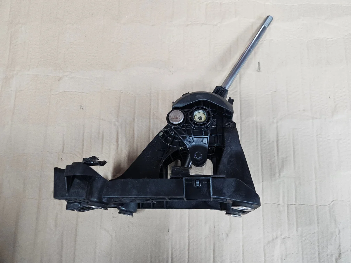 Schalthebel Toyota Auris II 2013-2017 gebraucht image 3