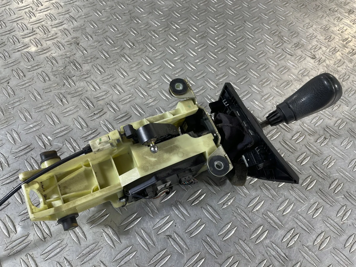 Sprinter 906 Gear Shift Lever 3.0 Used image 5