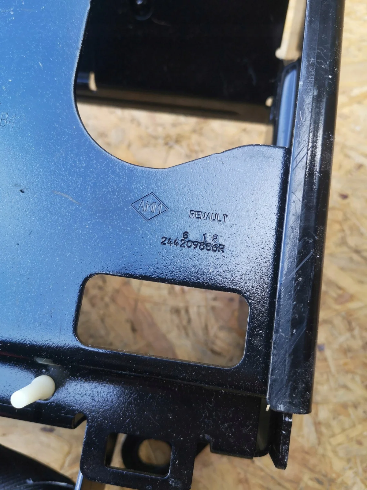 Renault Espace V 2.0 dCi Battery Housing