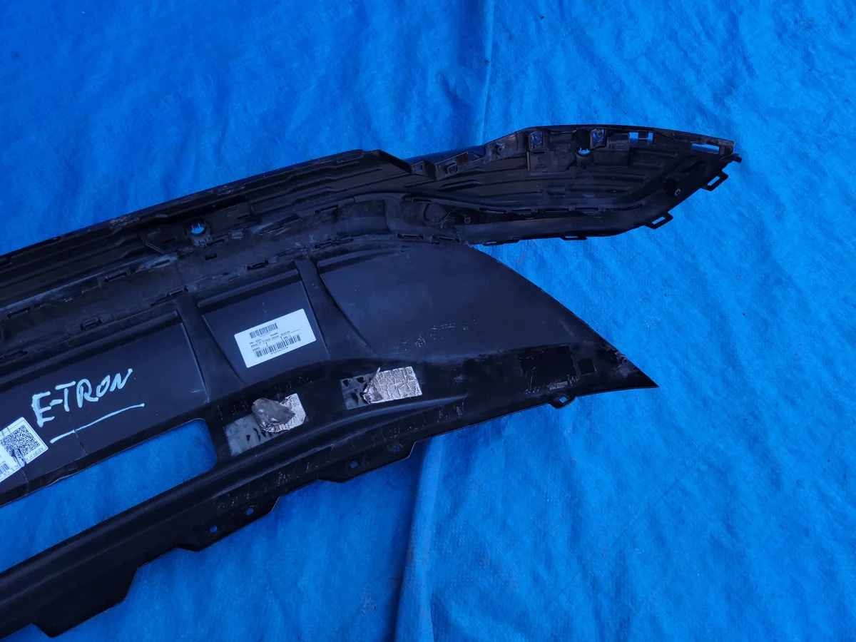 Audi Q8 e-tron 4KE Heckdiffusor gebraucht image 7