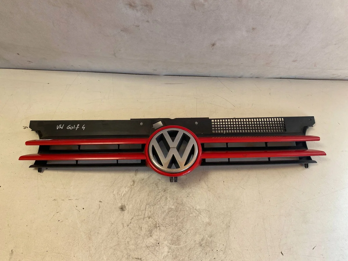 VW Golf IV 2000 Grille 1J0853655D image 2