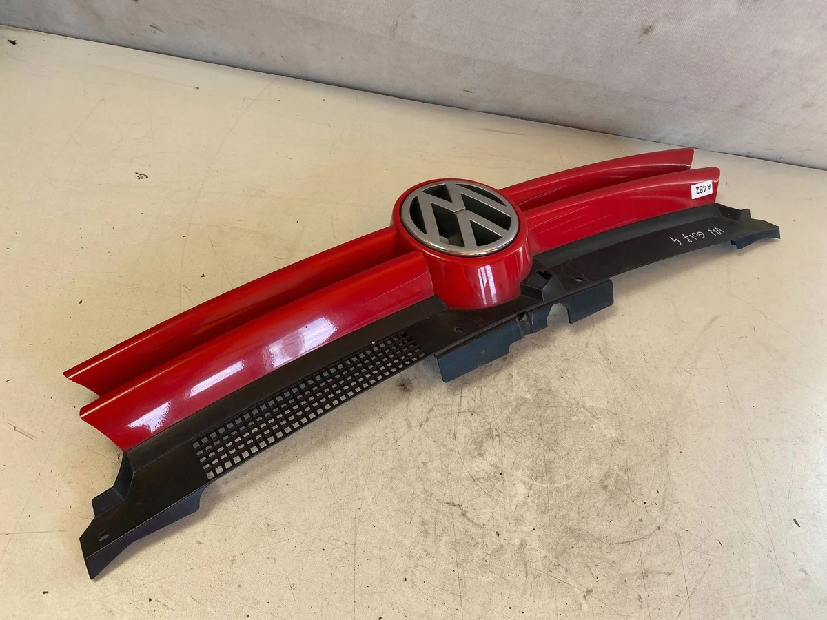 VW Golf IV 2000 Grille 1J0853655D image 4