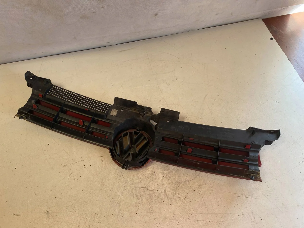 VW Golf IV 2000 Grille 1J0853655D image 5