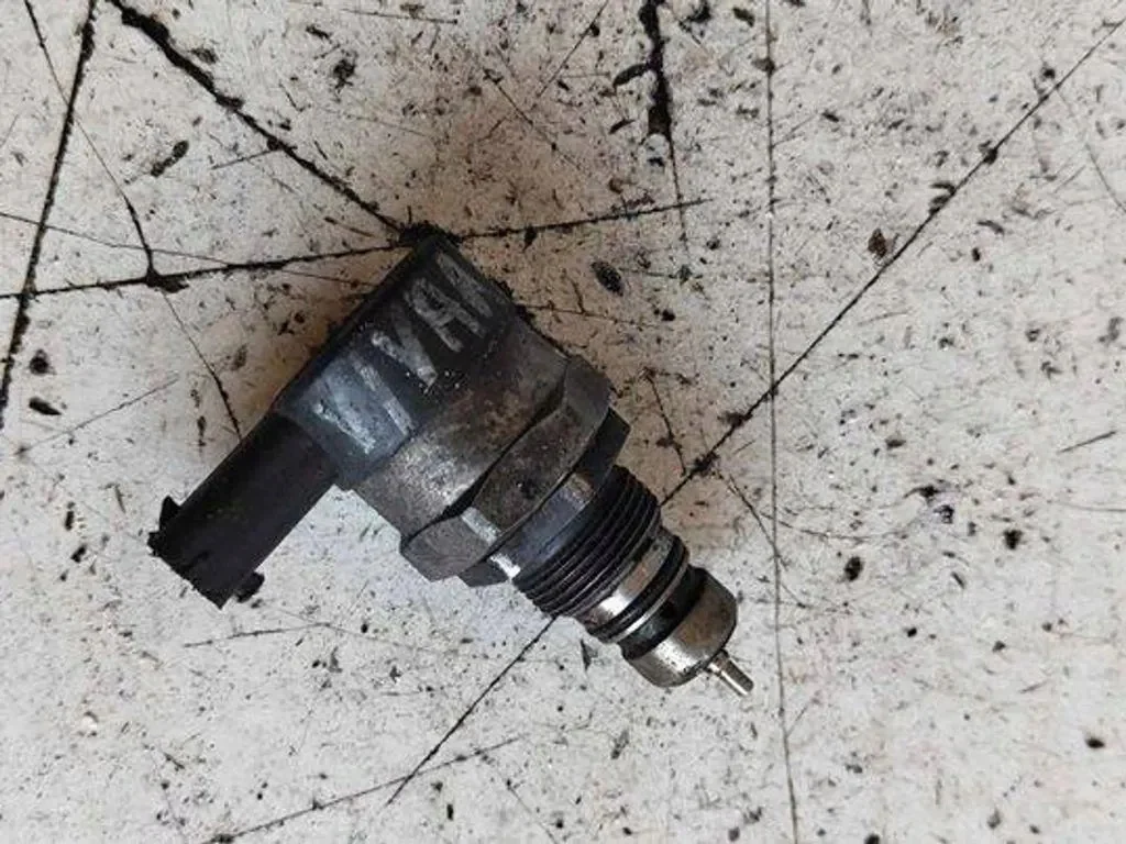 Renault Laguna III 2008 Régulateur Pression Carburant