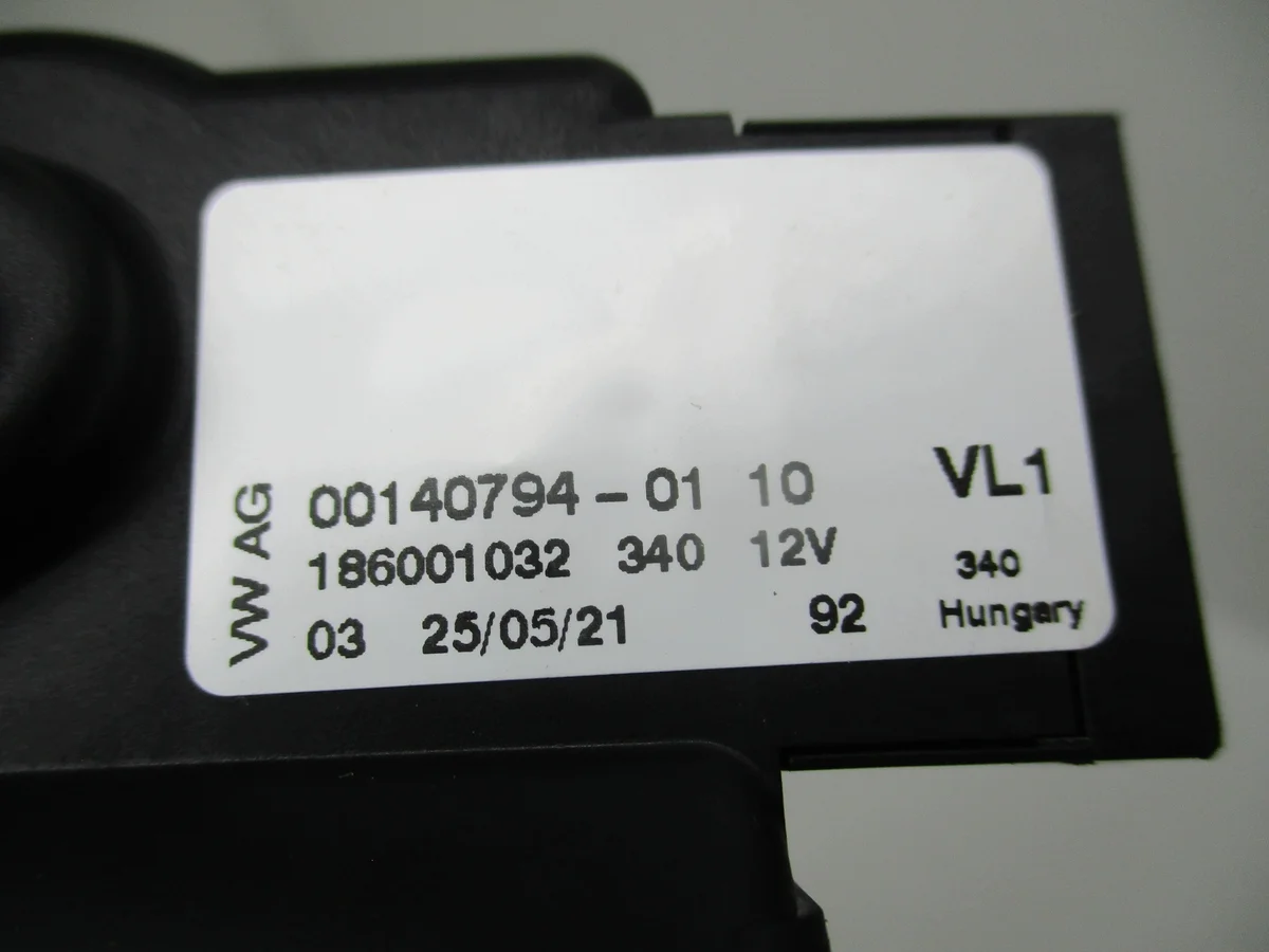 VW E-up! Heater Flap Actuator Motor image 4